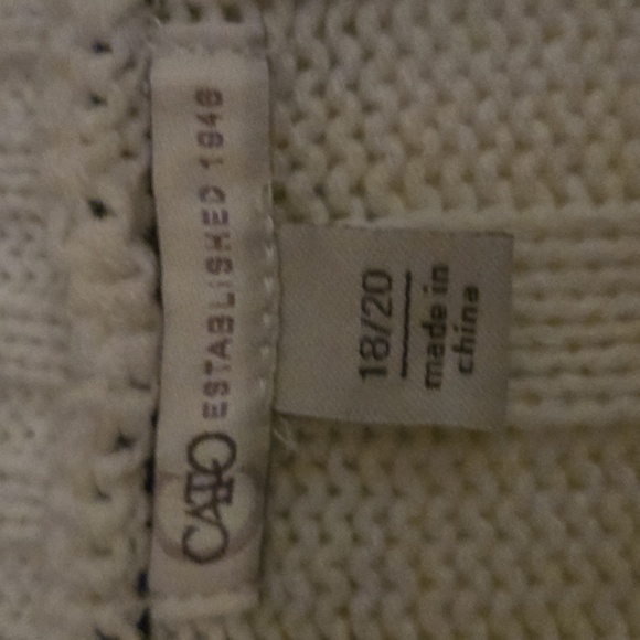 Elegant White Cardigan Sweater - Picture 4 of 5